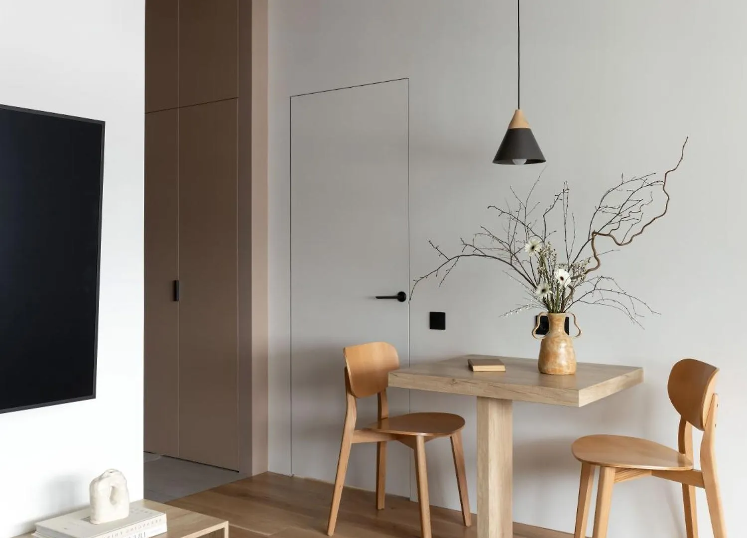 Luxurious Apartments In Milan contacts